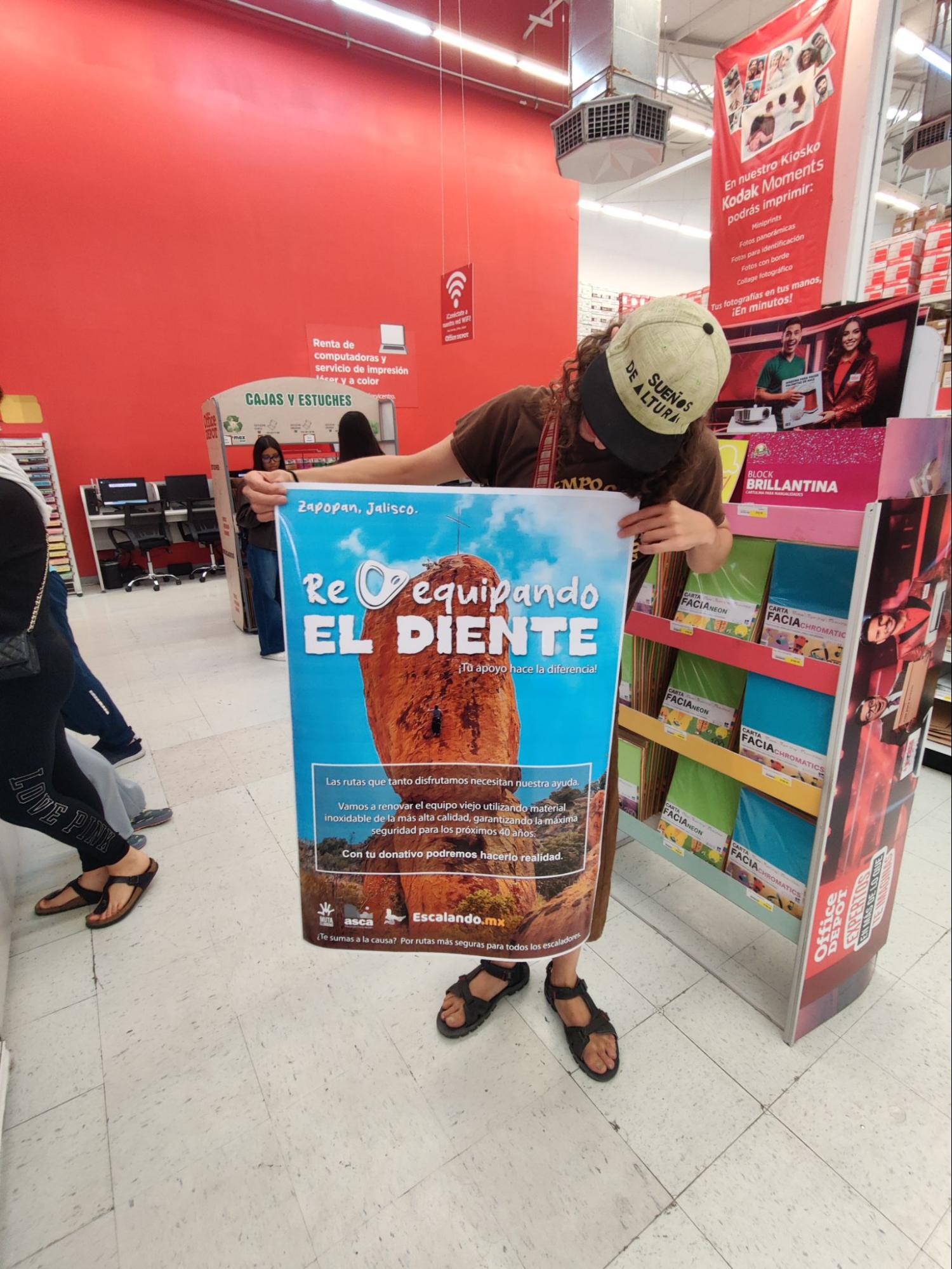 Póster impreso de la campaña Reequipando El Diente